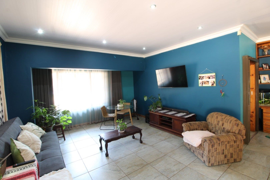 11 Bedroom Property for Sale in Van Der Hoff Park North West